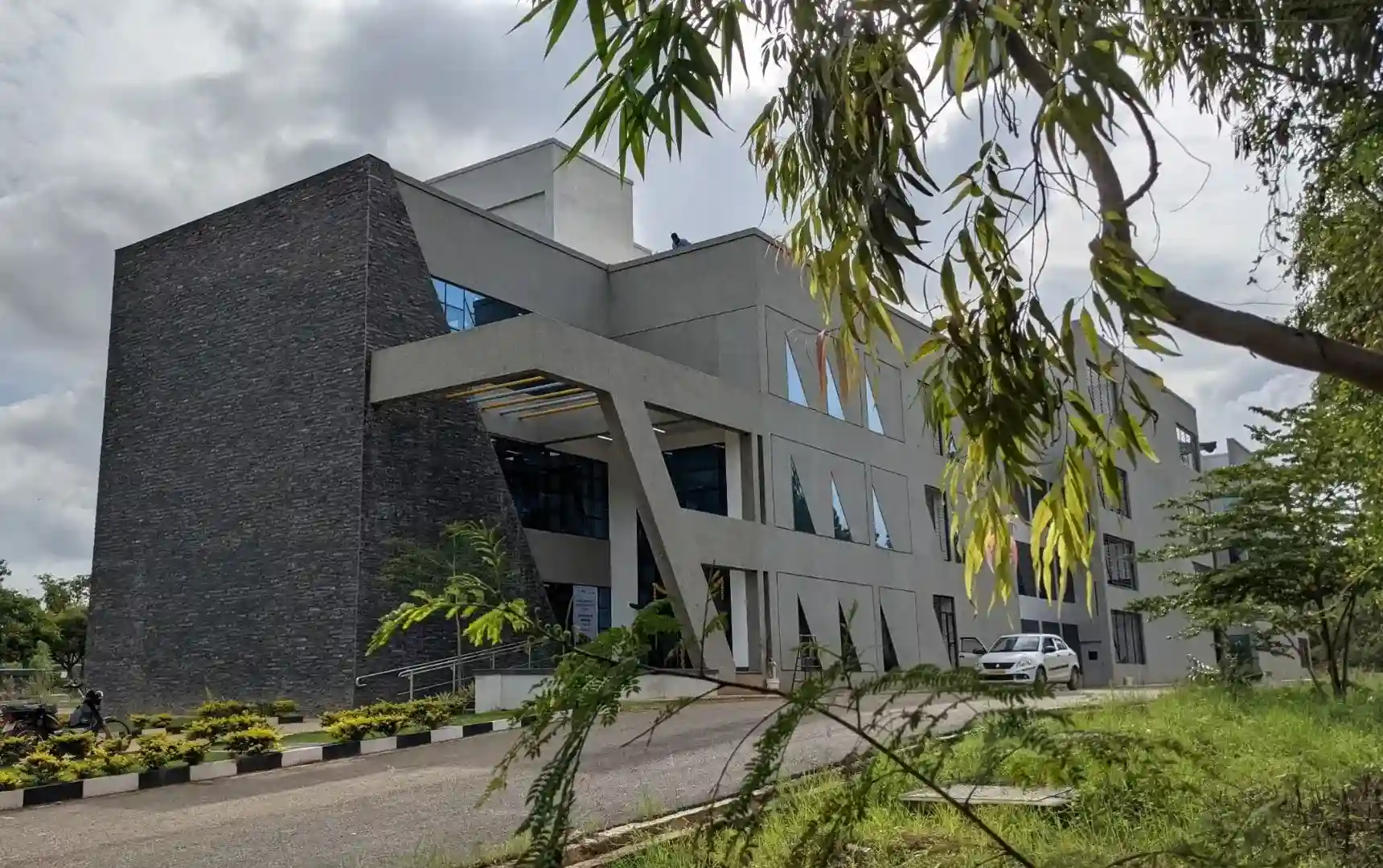 INDIAN-INSTITUTE-OF-ASTROPHYSICS