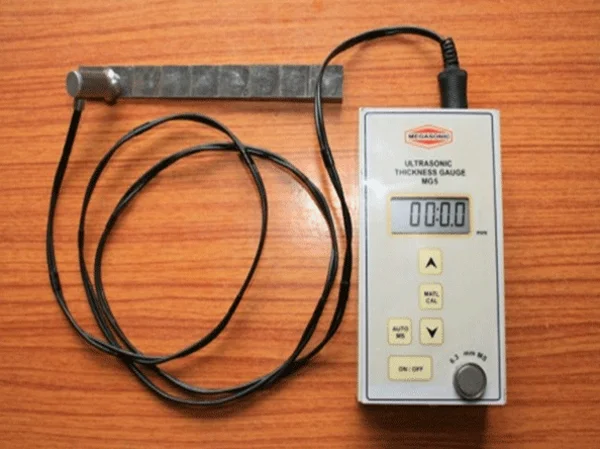 Ultrasonic-Thickness-Gauge